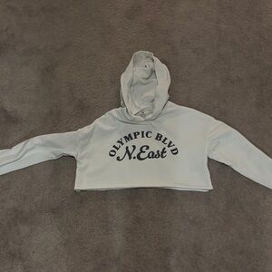 NWOT Girls H&M White cropped Pullover Hoodie 8/10